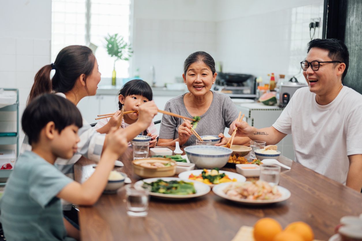 Pentingnya Makan Bersama untuk Mempererat Hubungan Keluarga